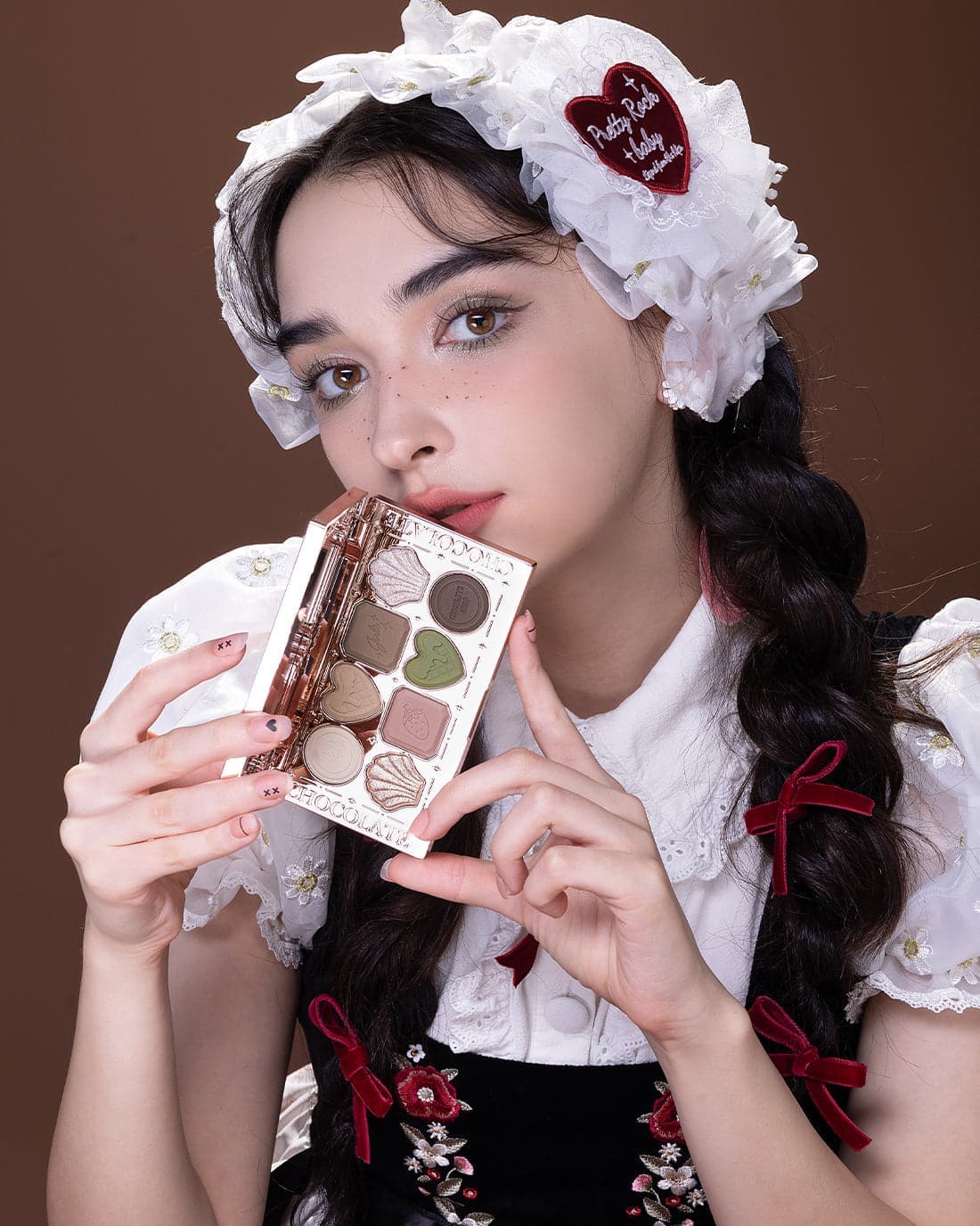 Flower Knows Chocolate Series Eight - Color Eyeshadow Palette 02 Young Shepherdess