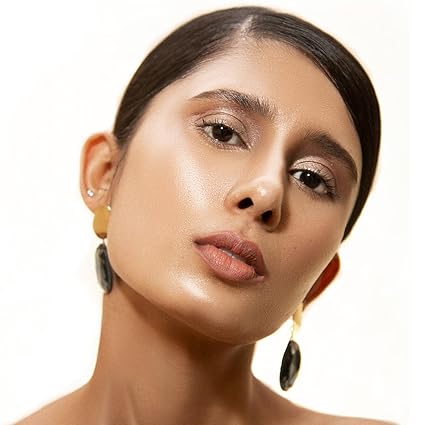 SUGAR Cosmetics Bling Leader Illuminating Moisturizer | Strobe Cream with Vitamin E | Lightweight | Protects against Pollution | 25ml