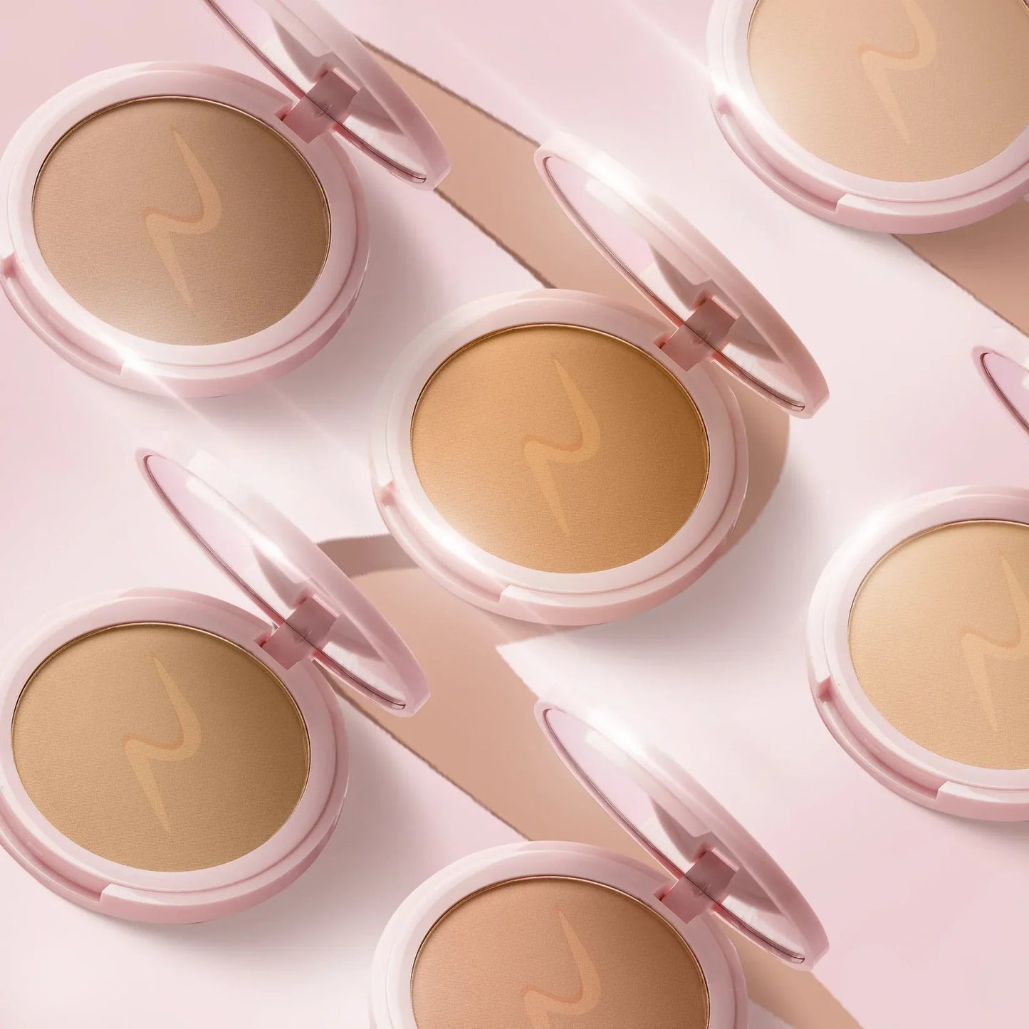 RENEE Bollywood Filter Blurring Matte Finish Compact 9g