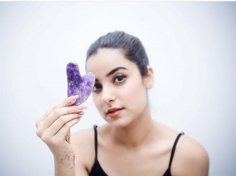 Skinn And You Amethyst Gua Sha face roller