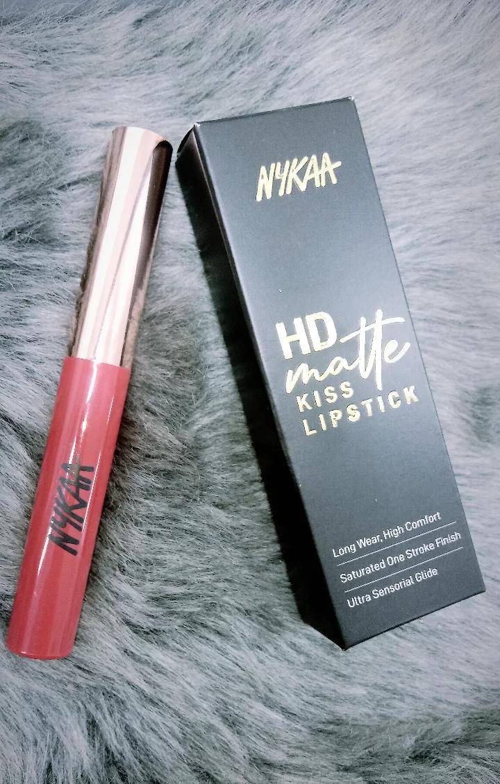NYKAA HD MATTE KISS LIP STICK (2.2G)